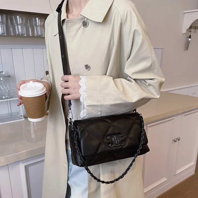 

Женская легкая роскошная сумка через плечо премиум-класса 2025 года — новый изысканный дизайн в иностранном стиле, легкая, вместимость и универсальная.