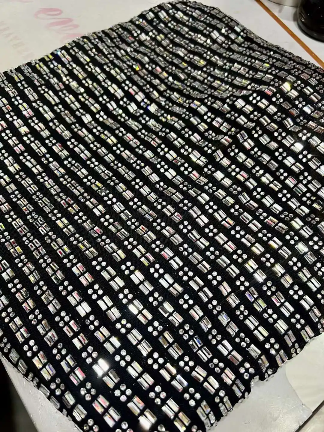 

Black Heavy Stones Nigerian Lace Fabrics 2024 Fashion Women African French Lace Luxury Crystal Stones Fabric For Wedding Dress