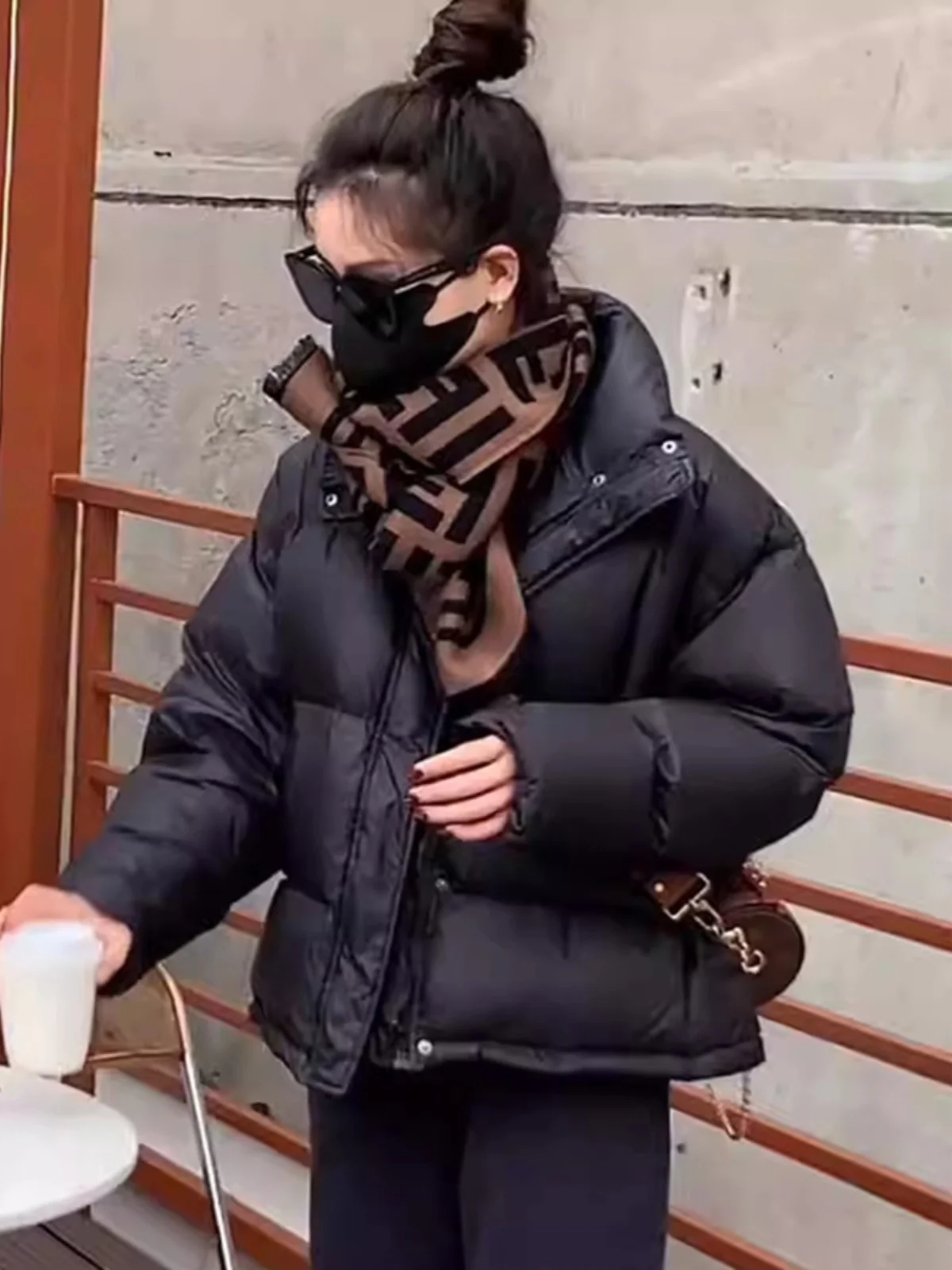 

2025 New American Retro Thiened Cotton Jaet Women's Winter Bread Clothes Bla ort Cotton Coat Warm Sli Commute