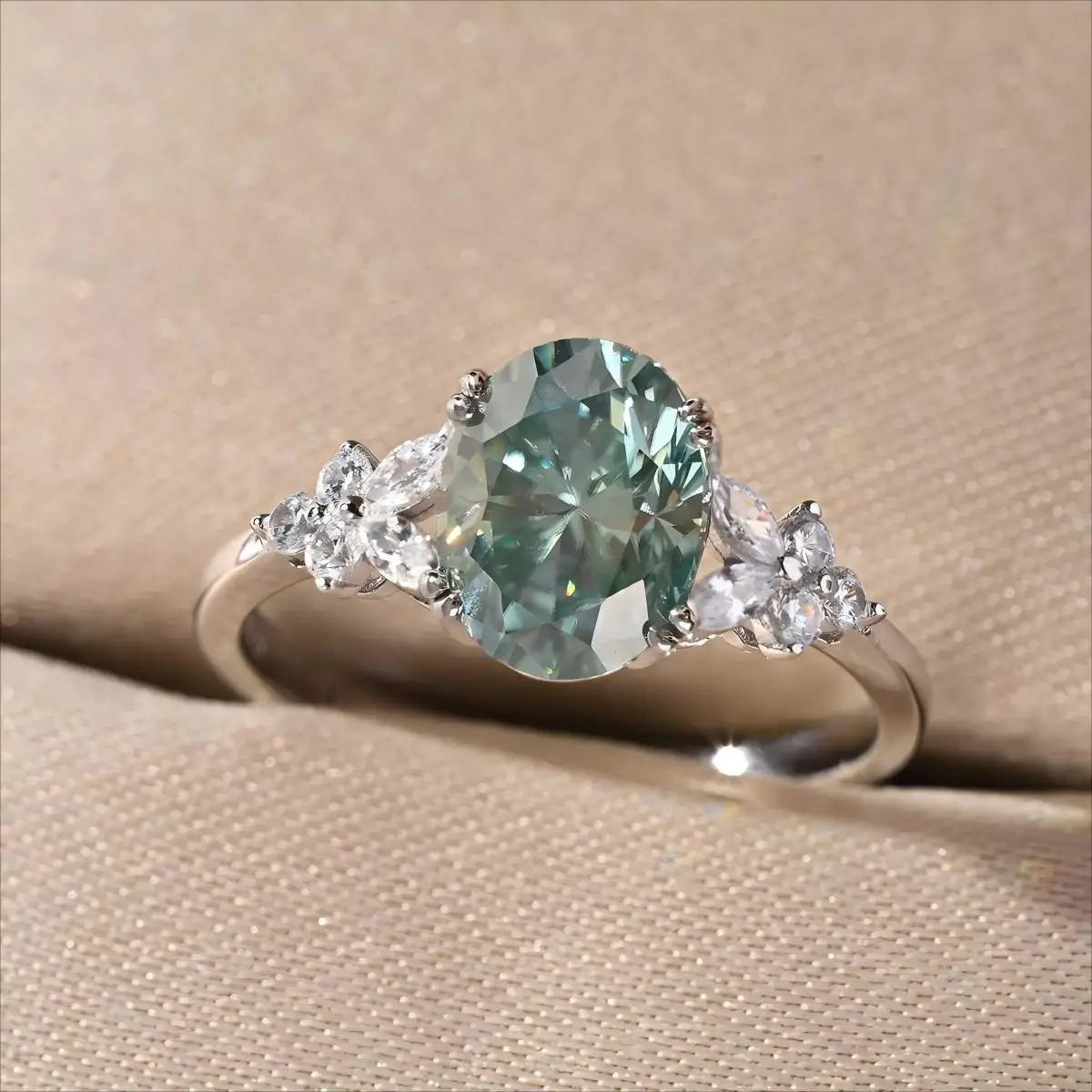 

2CT Oval Cut Green Moissanite Ring For Women 100% S925 Sterling Silver Luxury Wedding Band Fine Jewelry Gift