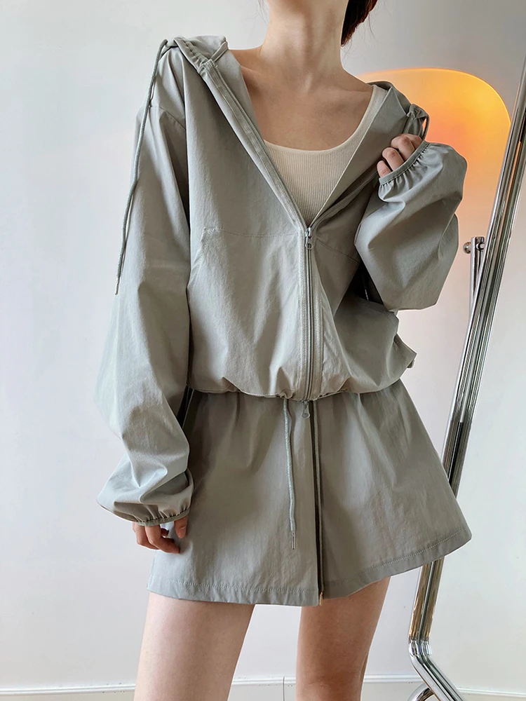 [EAM] Green Big Size Jacket Wide Leg Shorts Two Piece Suit New Hooded Long Sleeve Women Fashion Tide Spring Autumn 2024 1DH6003