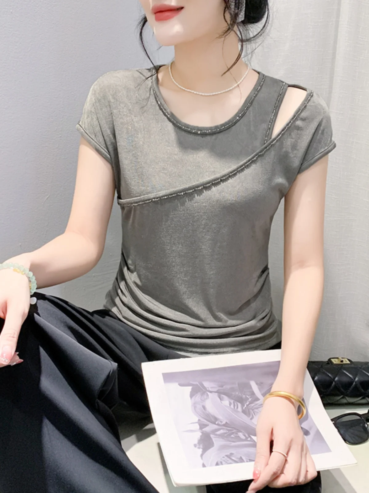 Modna bluzka damska z koralikami, dopasowany krój, odkryte ramiona, styl uliczny, jednolity kolor, nowość na lato.