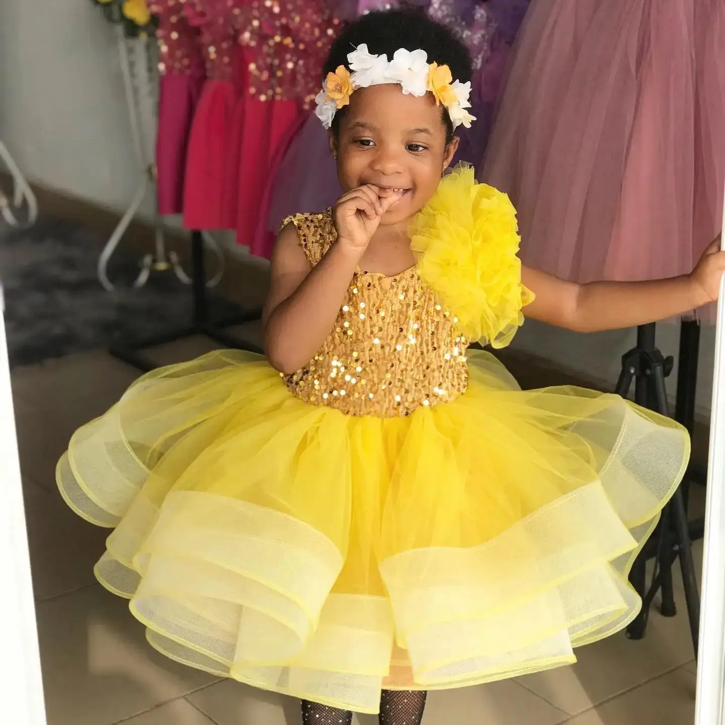 

Yellow Girls Birthday Party Dresses Sequined Ruffles Tulle Flower Girl Dresses Baby Kids Ball Gowns for Photo Shoot