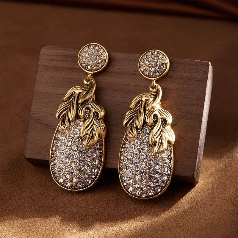 

Vintage heavy industry full of diamond advanced sense of everything with earrings