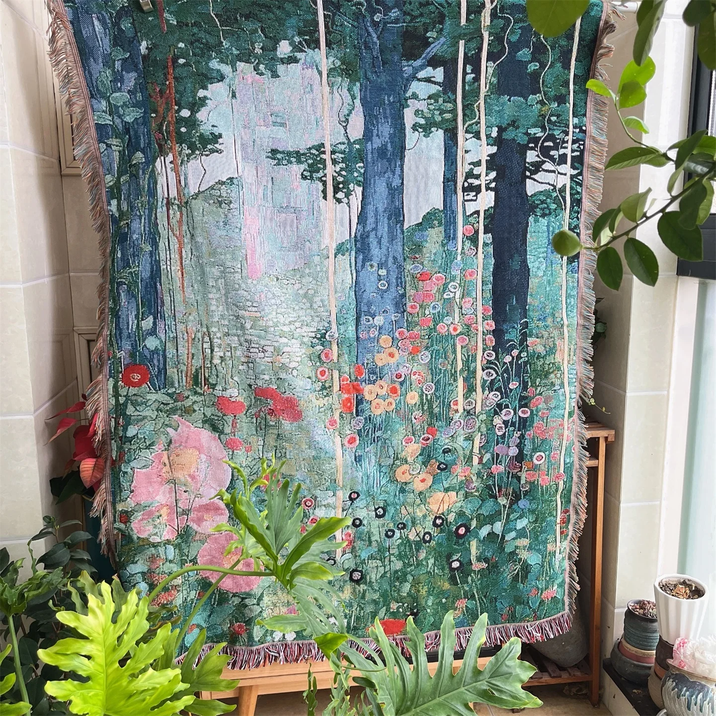 

Klimt oil painting wind hanging cloth Klimt secret garden tapestry background cloth small blanket sofa covers for living room
