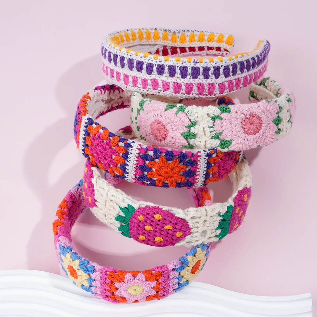 

Casual Knit Headband with Floral Cutouts: Women's French-Style Headband – Trendy Hair Accessories for Girls