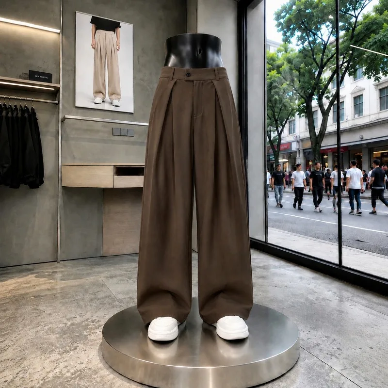 Herrenhose im amerikanischen Stil, locker geschnitten, mit Falten, weitem Bein, im Old-Money-Stil, drapierend, lässige lange Hose für Männer. – Detail 2