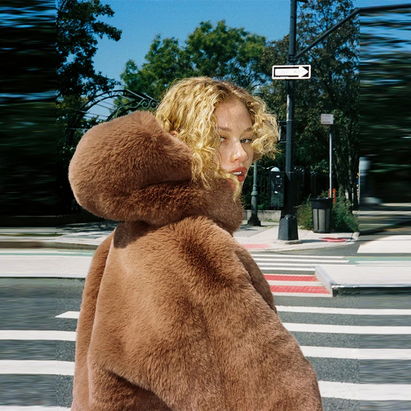 

Women's Trendy Casual Plush Coat Autumn Winter High Street Thick Warm Short Jacket Lady Luxury Oversize Fluffy Faux Fur Overcoat