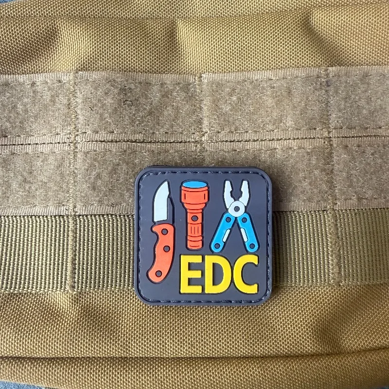 EDC Tools PVC-Patch – Messer-, Taschenlampen- & Zangen-Design, Klett-Moralbadge, taktischer Patch für Rucksackaufkleber – Detail 2