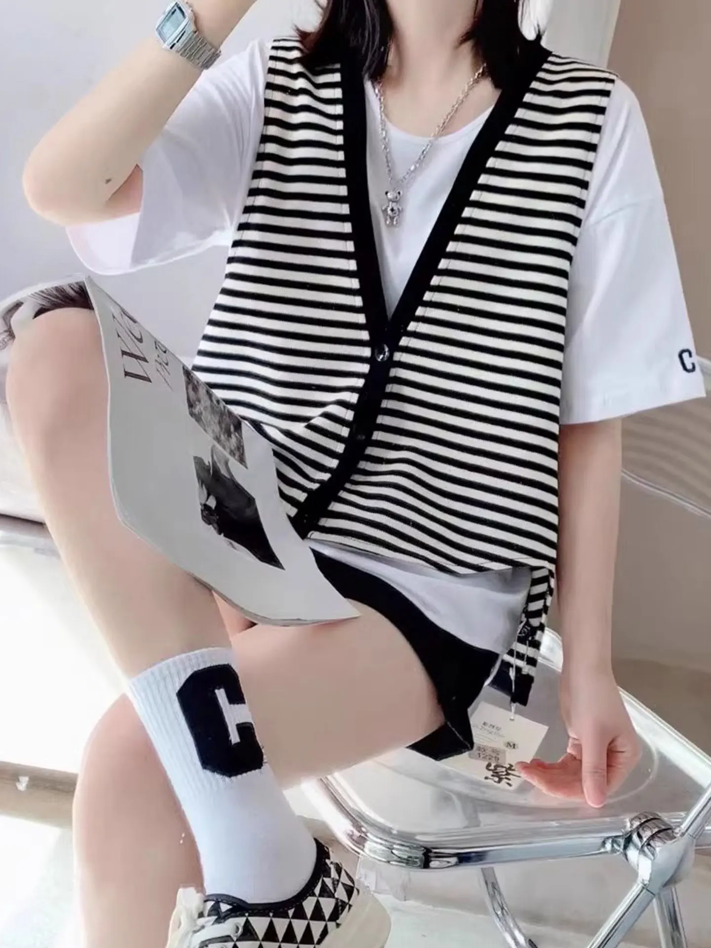 

Faionable Two-Piece Set Top ort Sve Color Blo Neline Korean Sle Straight Cut Silk Blend T-irt for Young Women