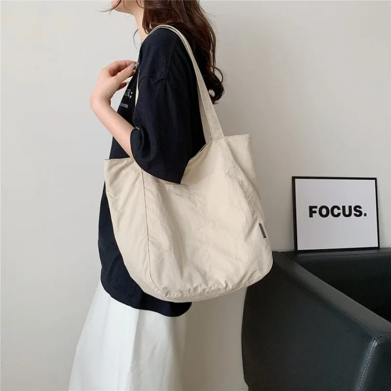 高級レザー女性用クロスボディバッグ、ラグジュアリーでクラシックなデザイナースタイル、エレガントでカジュアルなメッセンジャートートバッグ