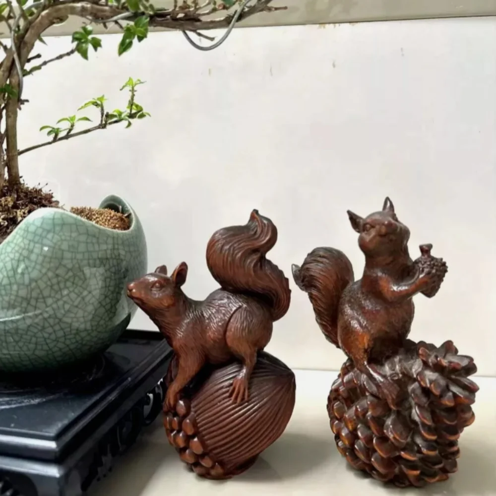 A Pair Carved Wooden Cute Squirrel Figurine Wood Statue Pinecone Home Decor Love