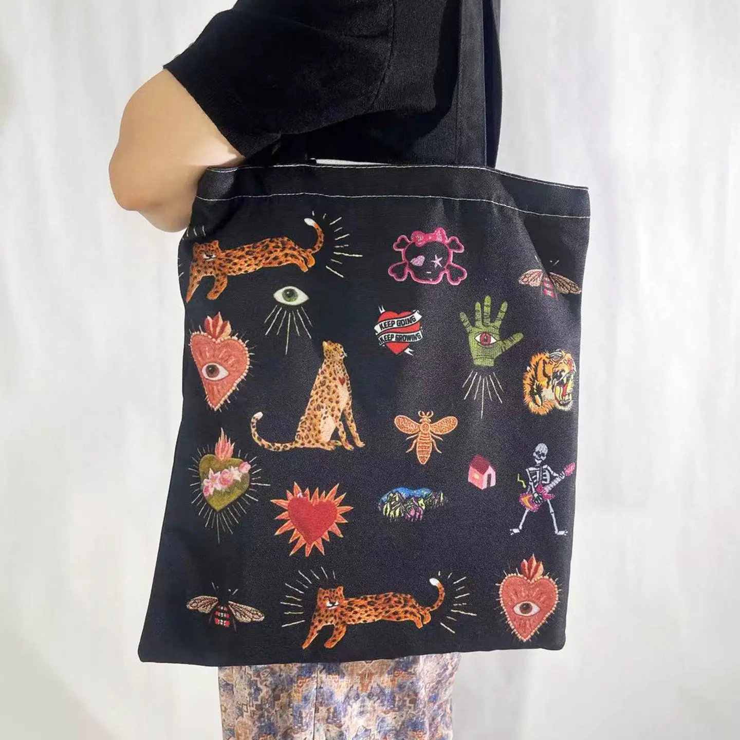 

Original Art Canvas Bag Personality Student Premium Tote Bags Black Non-Fading One Shoulder Bags Cool Tote Bags for Women