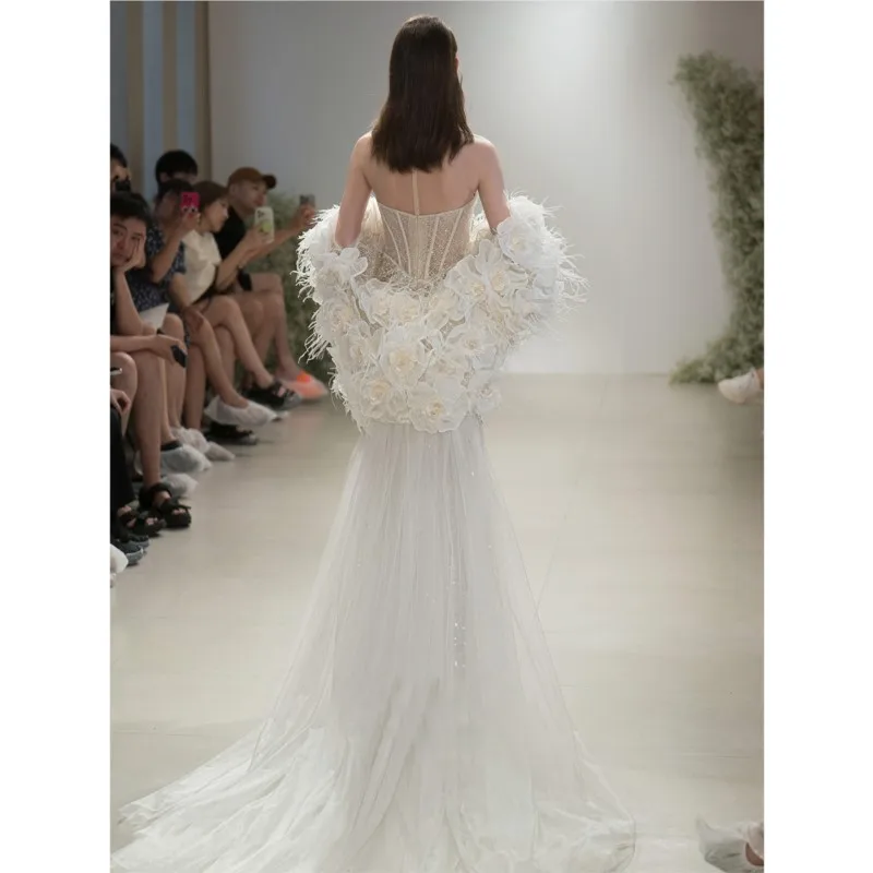 A high-end custom-made new halter dress for banquets elegant and grand toasting the host