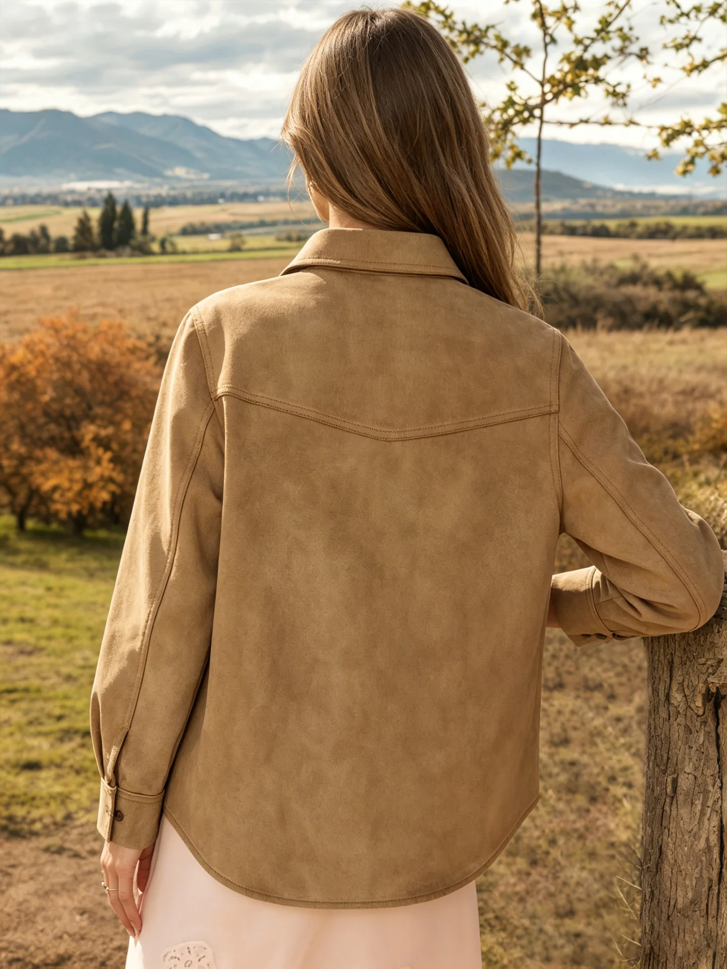 ：Women Faux Suede Jacket Lapel Long Sleeve Button‑Down Shacket With Chest Pocket Fall Casual Outerwear