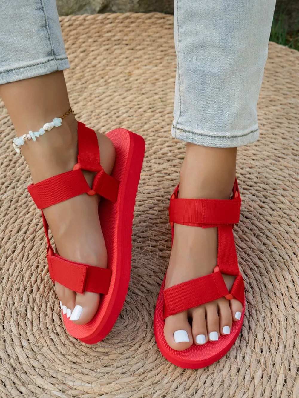 Lässige, weichsohlige, modische Damen-Sandalen 2026 – Neue einfarbige, runde Zehenpartie, dicke Sohle, bequeme, atmungsaktive Damenschuhe – Detail 4