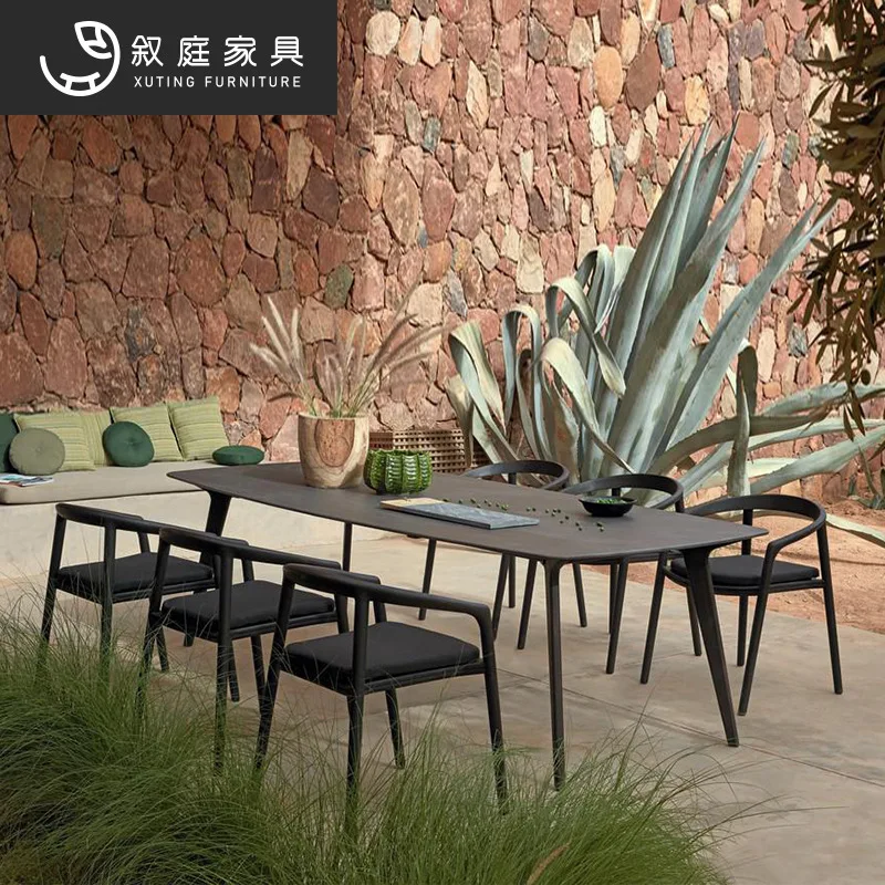 Outdoor simple leisure tables and chairs courtyard preservative wood garden open-air balcony cafe outdoor terrace scenic spot fu