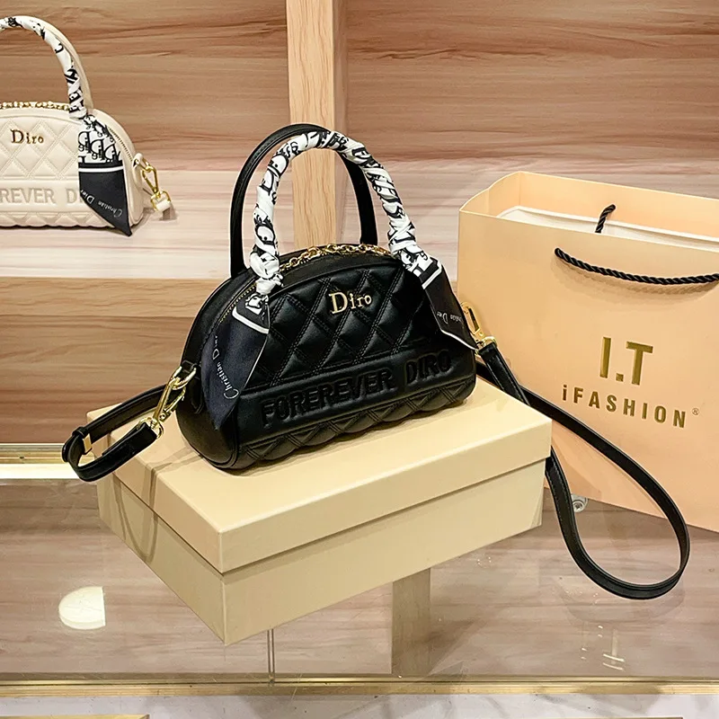 

Luxury Minimalist Diaper Bag For Women Crossbody Handbag Designer Elegant Tote Bag Vintage Chic Large Capacity Leather