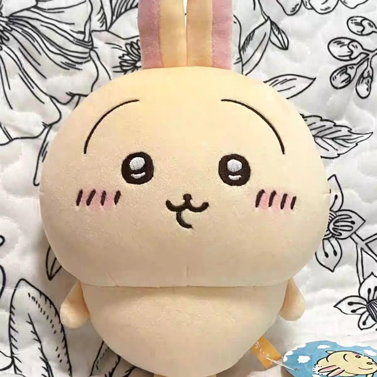 22.5cm Chiikawa Usagi Cartoon Cute Hug Pillow Doll Toy Gift for Girlfriend, Fun and Creative