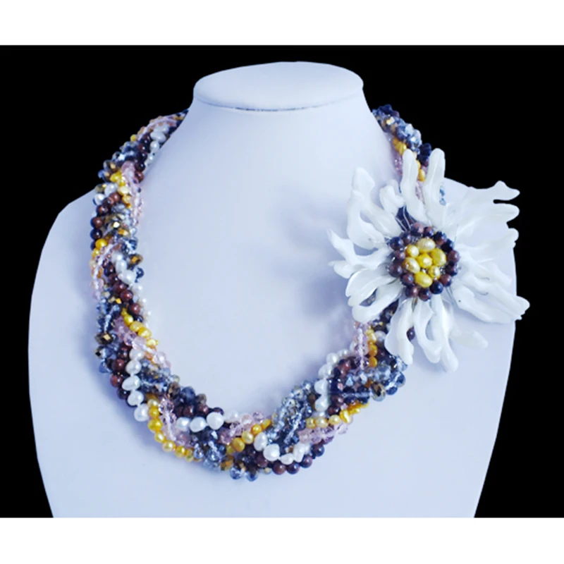 Natural pearl/crystal/shell. Weave the most beautiful flower necklace  20