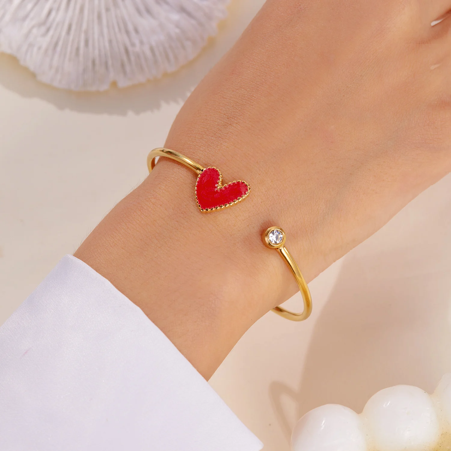 Neue Trendy Vergoldete Einfache Herz Manschette Armreifen für Frauen Hohe Qualität Edelstahl Kristall Armbänder Wasserdicht Schmuck – Detail 5