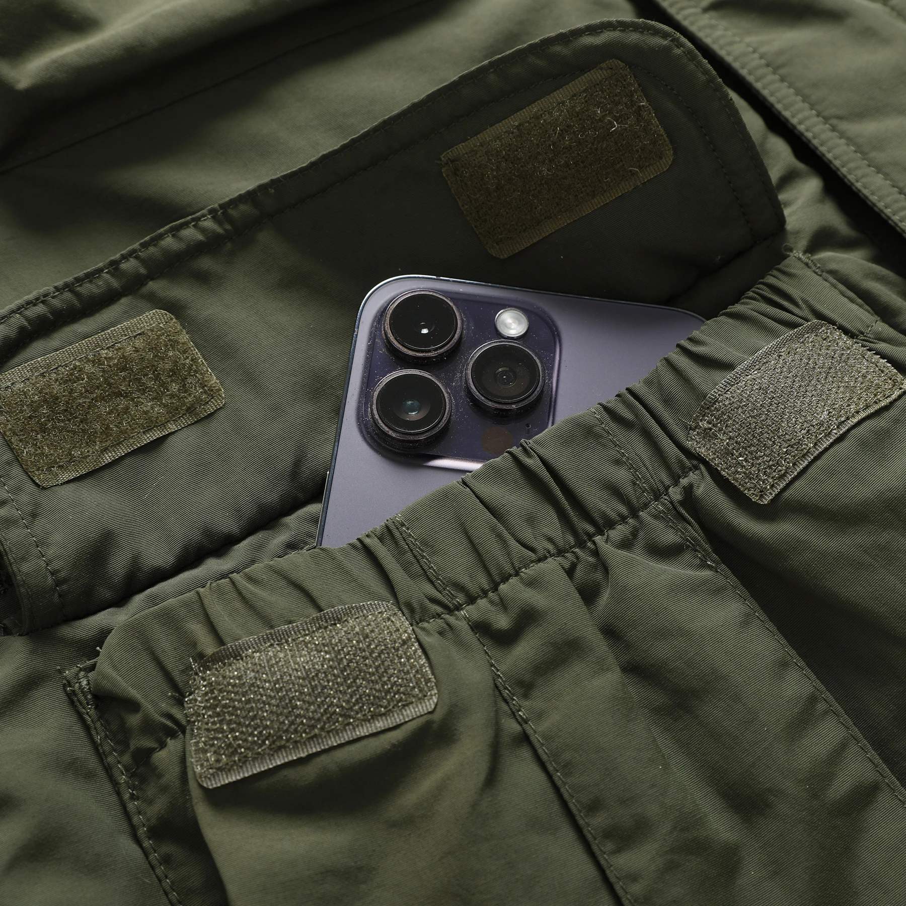 سترة دافئة مبطنة بالصوف للرجال في الهواء الطلق مع جيوب متعددة، وأكمام وغطاء للرأس قابلة للفصل، ونايلون، ونمط عتيق، وإغلاق بسحاب #4