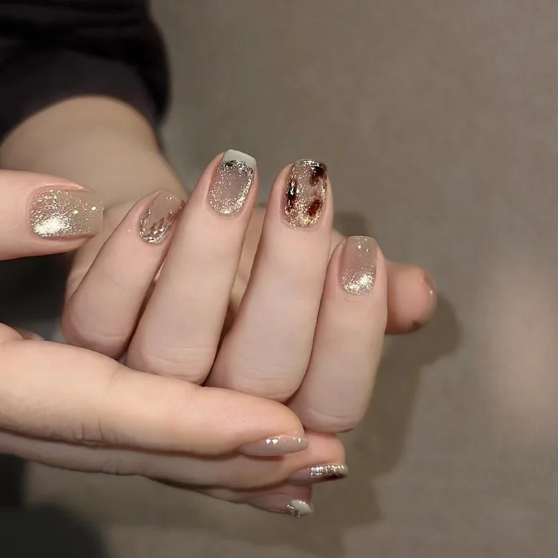 24 Uds. De uñas postizas cuadradas cortas, línea de polvo brillante francés blanco, uñas postizas, ojo de gato, lazo 3D, puntas de uñas de cobertura completa reutilizables