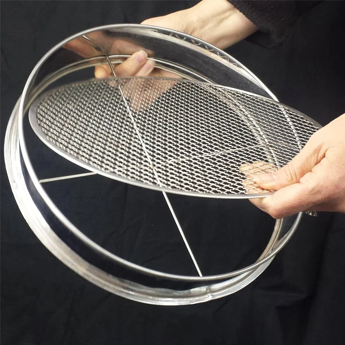 

Soil Sifter Stainless Steel Riddle Sieve Set for Gardening with 5 Sizes 8in Diameter 1/3/6/9/12mm Interchangeable Meshes