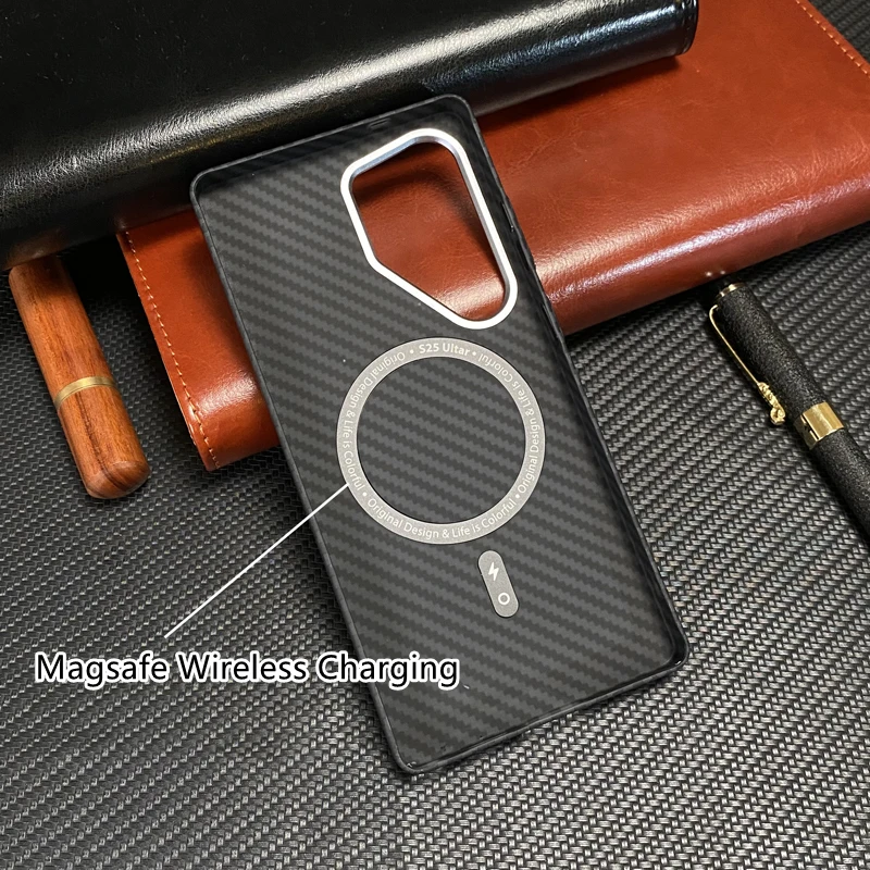 Ultracienkie etui magnetyczne z teksturą włókna węglowego do Samsung Galaxy S25 S26 Ultra S24 + S23 Plus, twarde etui z obsługą ładowania bezprzewodowego. — zdjęcie produktu 4