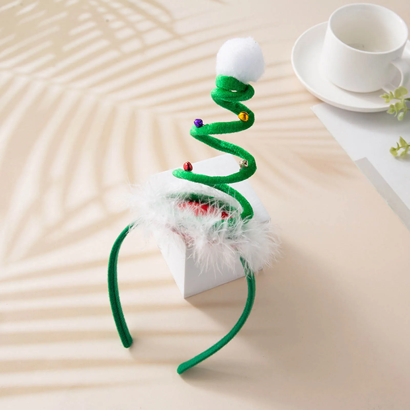 عصابة رأس عيد الميلاد للأطفال على شكل شجرة عيد الميلاد النابضة مزينة بأجراس بوم بوم أو نجمة للأداء