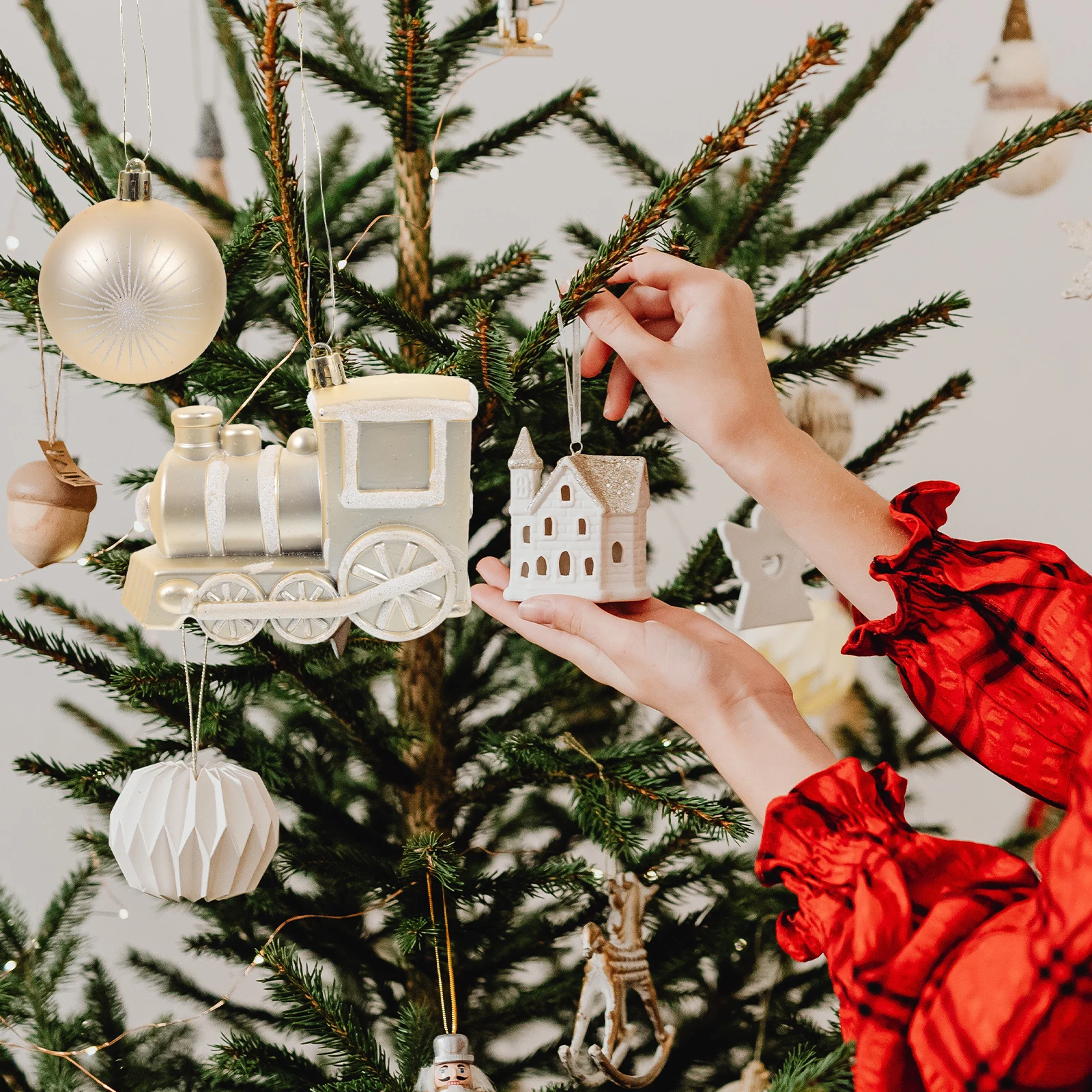 

1 set Christmas Ornaments Xmas Decorations Hanging Balls Festive Party Decor Plastic Decorative Tree Supplies Wall Door Window