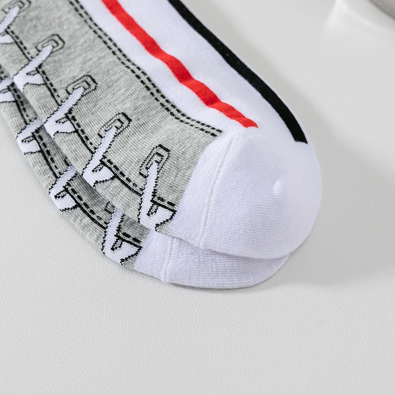 5 pairs of autumn and winter men\'s sports socks, summer casual, sweat wicking, comfortable, breathable and odor proof