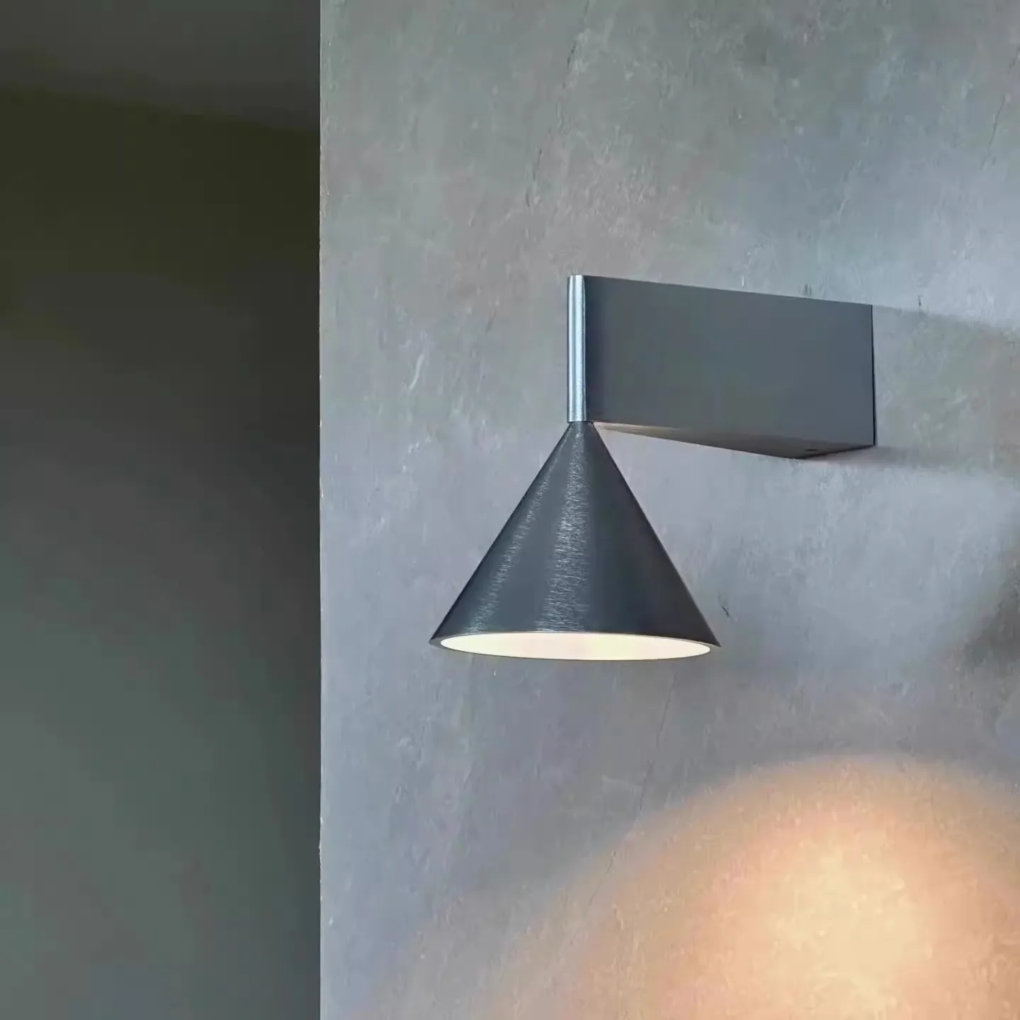 

Nordic designer brushed metal small wall lamp, creative living room, study, dining room, personalized cone-shaped wall lamp