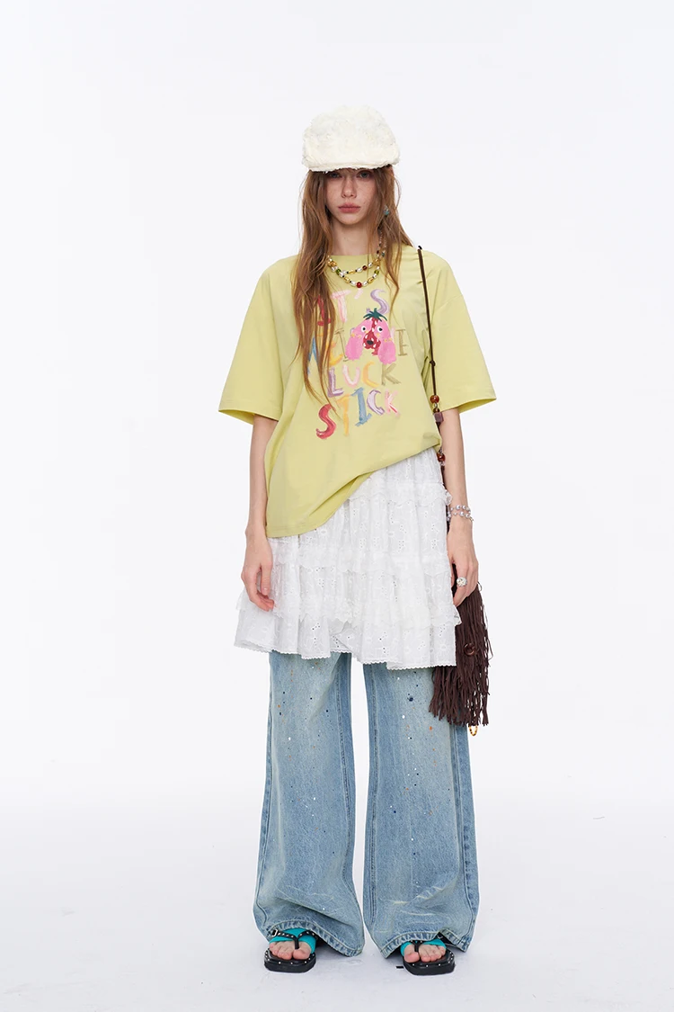 ELFSACK Women's Sweet Short Sleeve Graphic Tee with Cute Print, T-Shirt with Multiple Color Options, Loose Casual Autumn Top