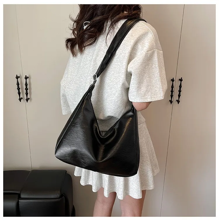 Thumbnail 4 - #18 Best Tote Bags to Buy In 2026