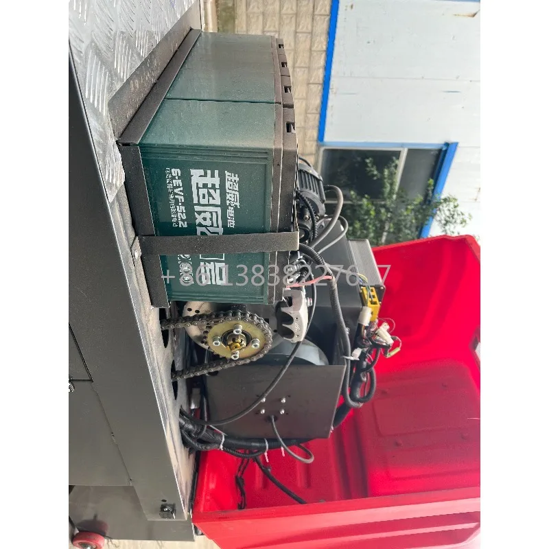 Road Sweeper Machine for Society, Industrial Floor Sweeper and Scrubber Featuring Odorless Cold Steel Dustbin