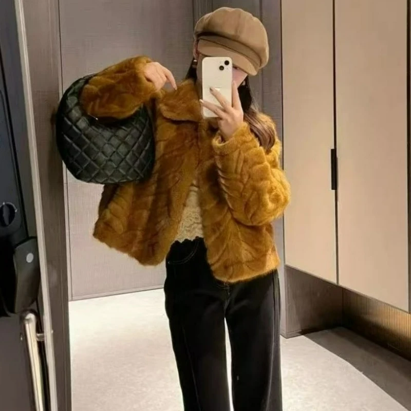 Imitation Fur Collar Thick Coat for Women Winter 2026 Fashionable Golden Leaf Mink High-end Warm Fur Integrated Top for Women