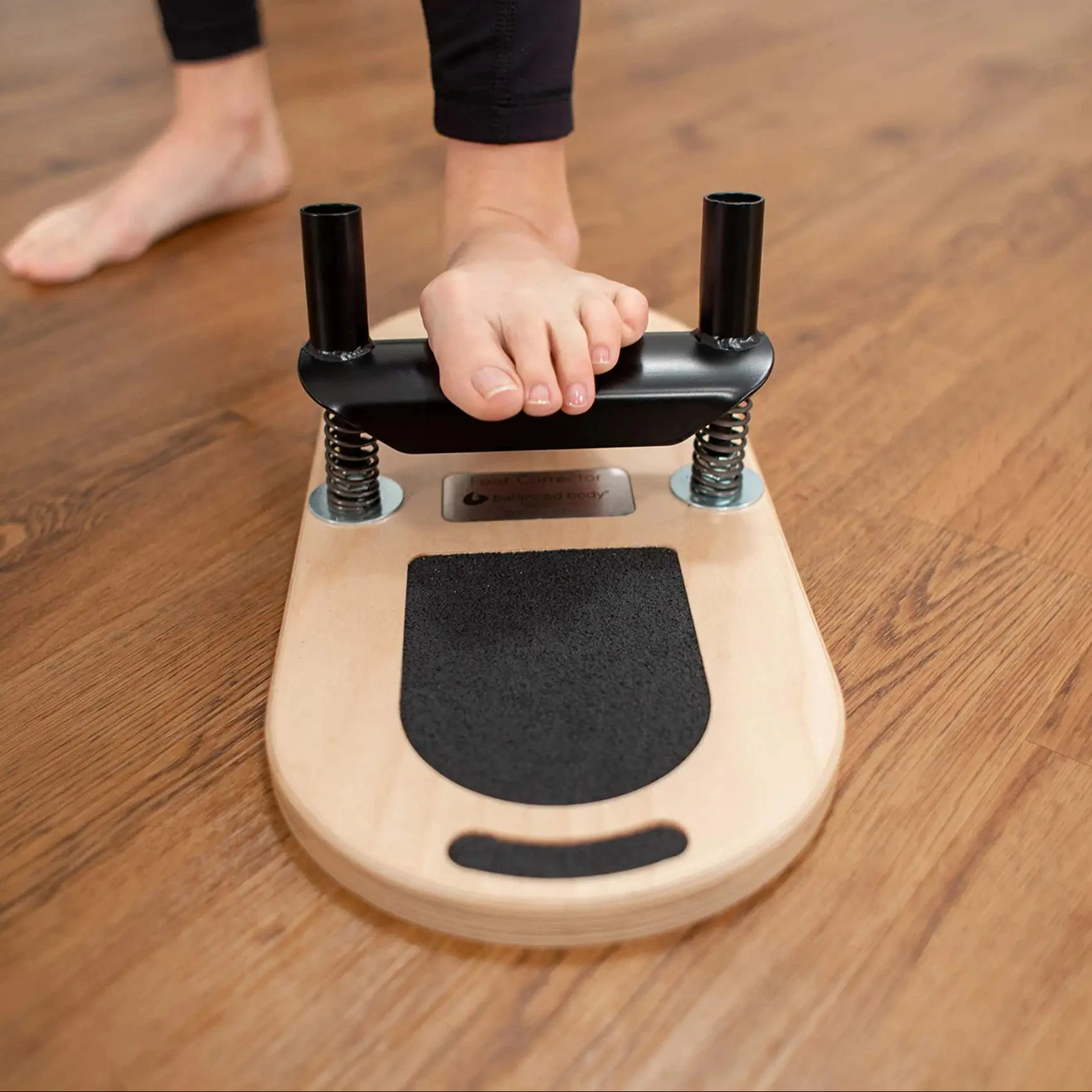 Foot flat adjustable foot bunion toe bunion wood pilates reform machine foot corrector