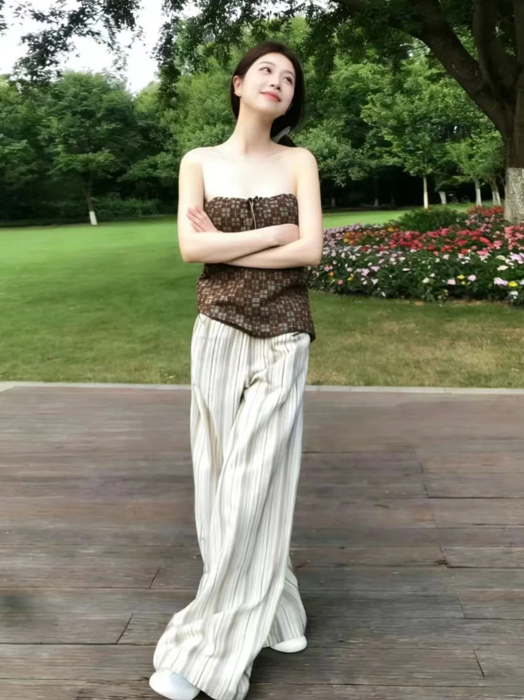 

Fashionable Printed Tube Top Vest Top Summer 2026 Slimming Striped Casual Pants Set Women's Commute Style Two-Piece Suit