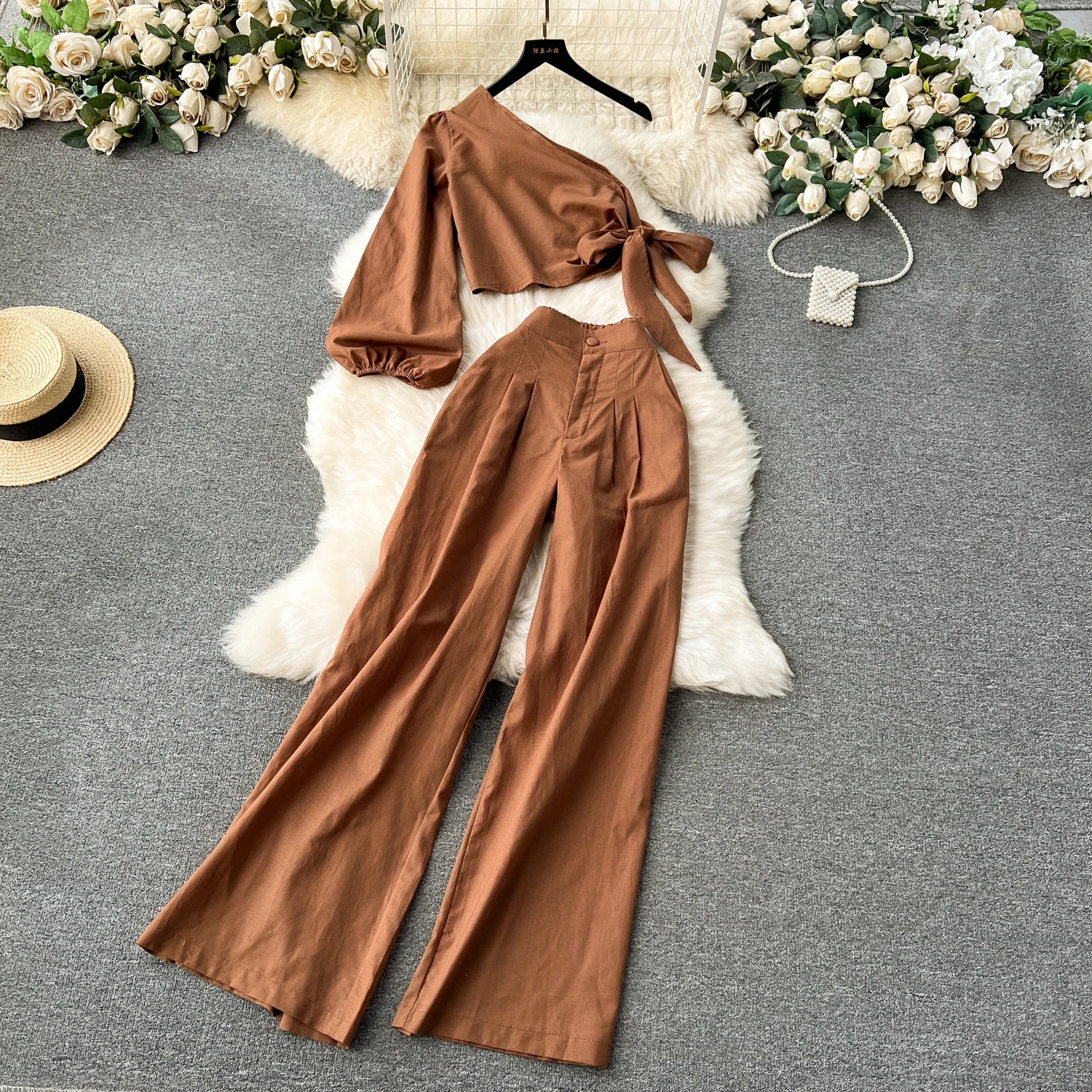 

Fashion and Leisure Women's Spring Set Oblique Neck Bubble Sleeve One Shoulder Top+High Waist Wide Leg Pants Two-Piece Sets