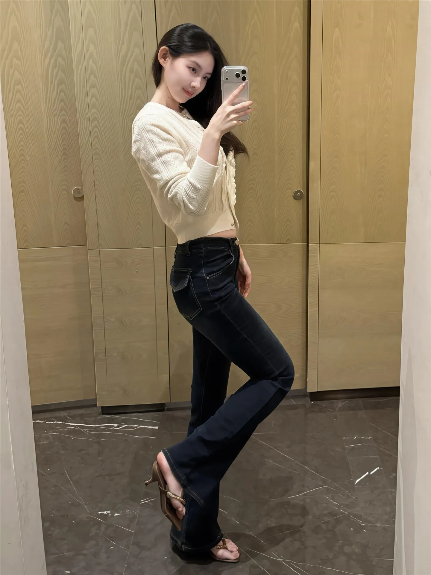 

Deep Blue Slim Fit Low Waist Bell Bottom Denim Jeans Women's Enhanced Hip Design V Waist Retro Washed Cotton Soft Ladies Jeans