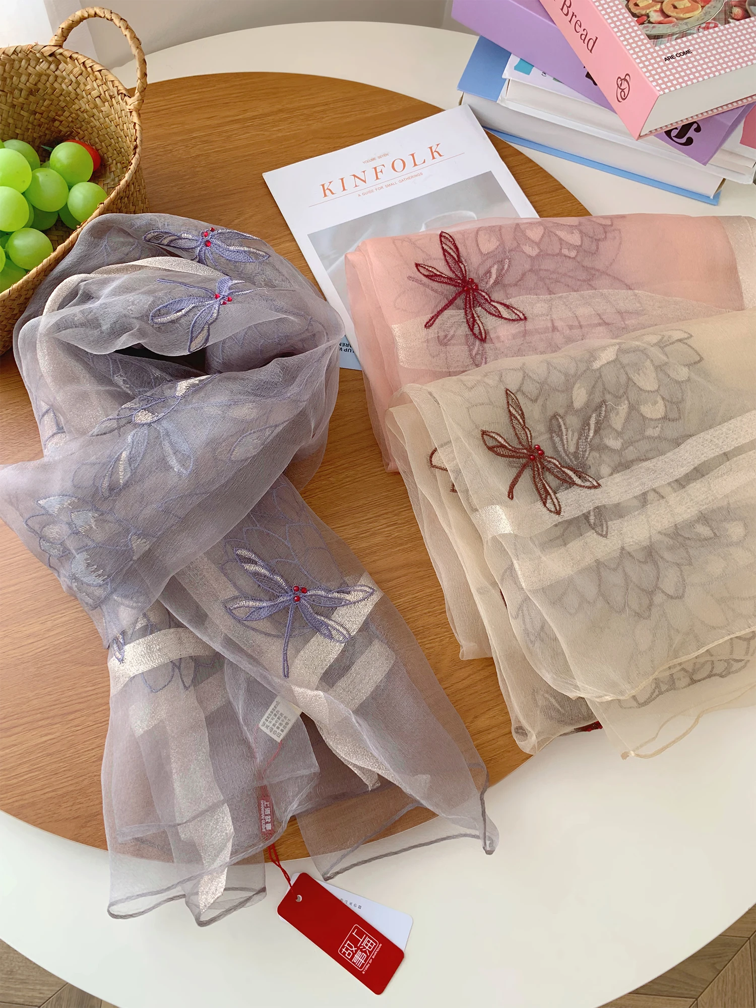 韓国風シルクスカーフ-レディース-おしゃれ-00-シルク-軽量-秋冬-多用途-刺繍ショール-エレガントな雰囲気のスカーフ