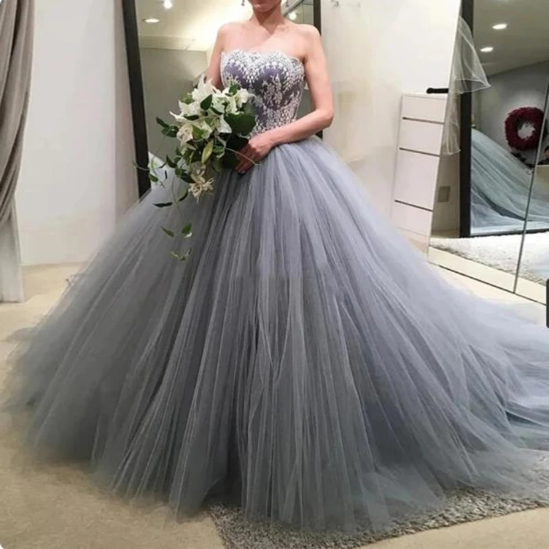 

2023 Silver Grey Tulle Wedding Dresses with White Appliques Sweetheart Sleeveless Formal Princess Bridal Gowns Vestido De Noiva