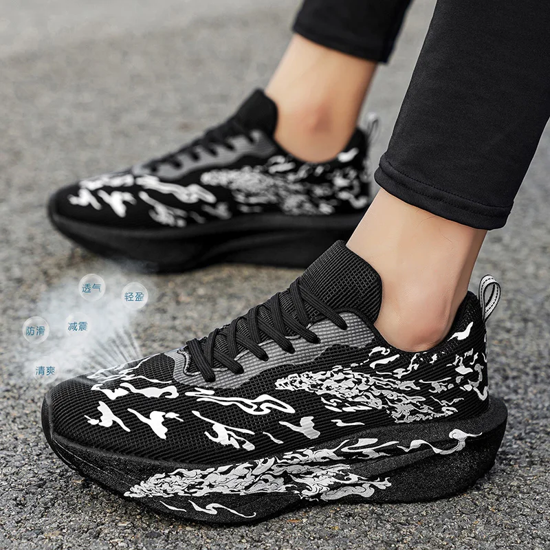 

New breathable mesh lightweight cushioning rebound casual sports running shoes for men and women, simple, versatile, and wear-re