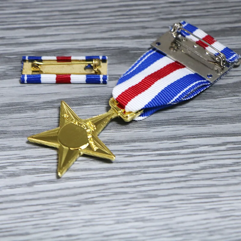 WWII US Military Silvery Star Service Ribbon Badge Medal and Commemorative Gifts Military Fans Collection Pins Crafts