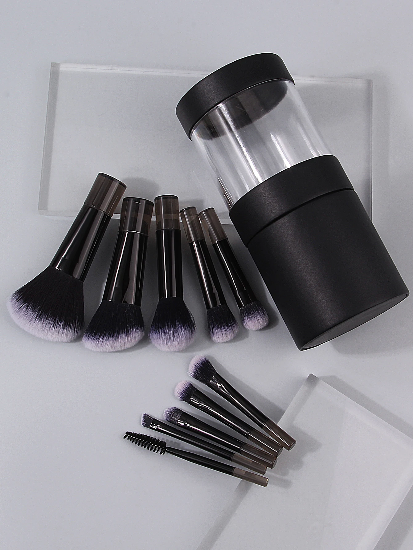 Portable 10pcs mini makeup brush with storage bucket, soft bristle powder, blush, conture, eyeshadow, eyelash and eyeliner brush