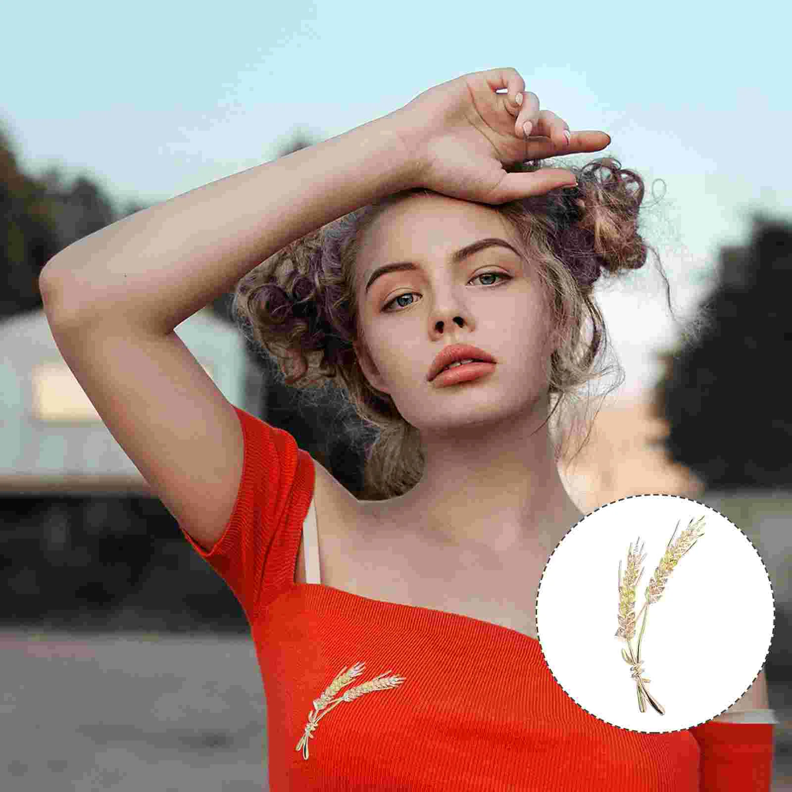 Broche elegante para mujer, sombrero con punta de gallinero, juguete, bonito adorno Goldendoodle, ramillete exquisito para el pecho