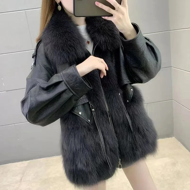 Winter 2023 New Fur Jackets Women\'s Overcoat Faux Fox Fur Cotton Thicken Parker Coat Fashion Loose Stitching Leather Jacket