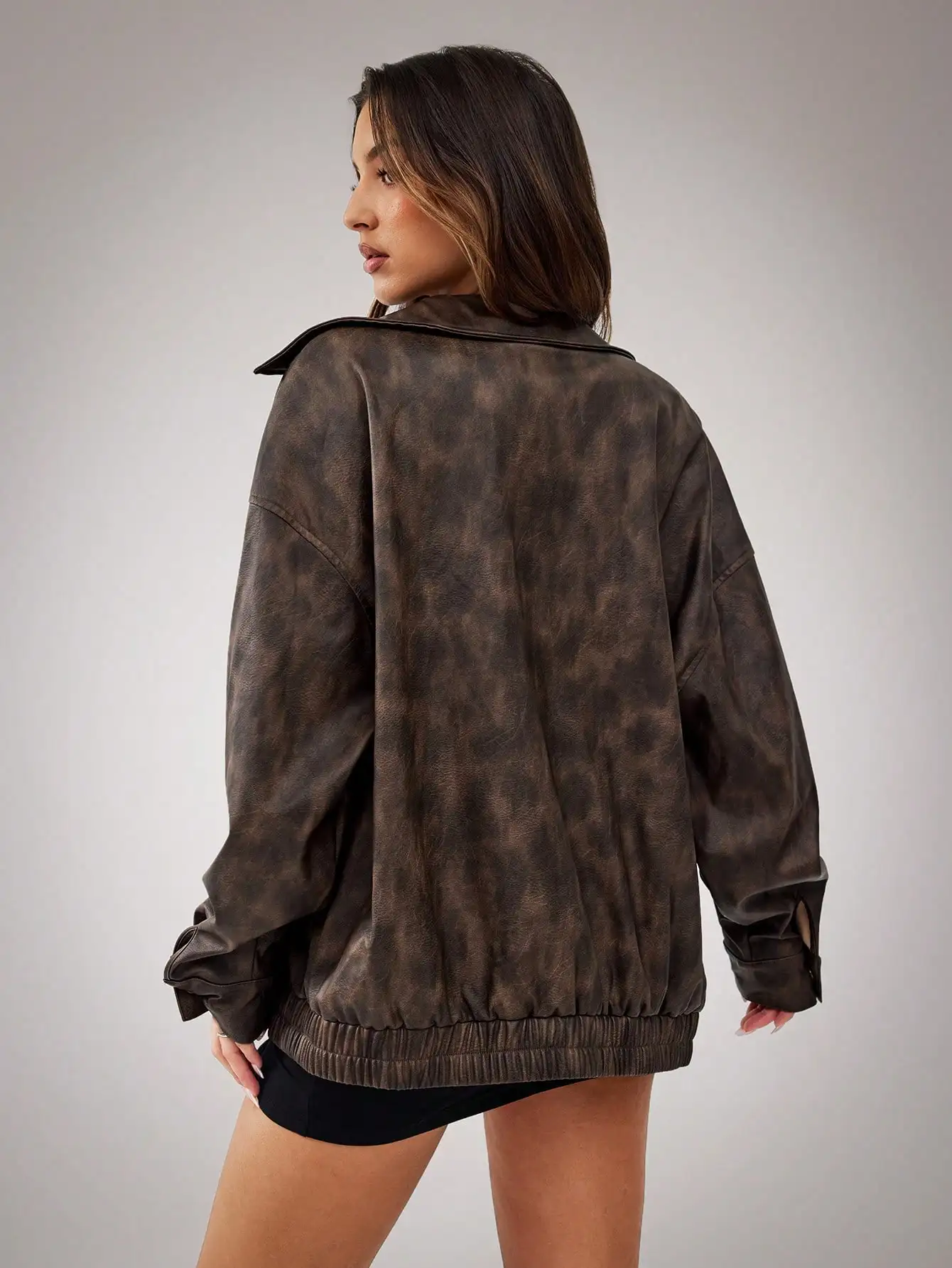 เสื้อแจ็คเก็ตหนังเทียมสีน้ำตาลสไตล์วินเทจสำหรับผู้หญิง พร้อมซิป ทรงหลวม ไหล่ตก เหมาะสำหรับฤดูใบไม้ร่วง/ฤดูหนาว