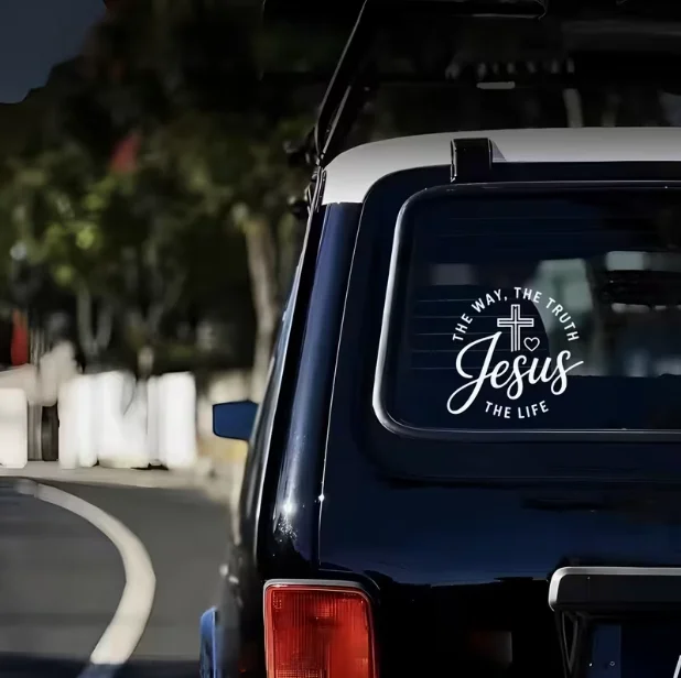 Autocollant de voiture chrétien Jesus Path - 1 pièce - Design croix avec inscription « Chemin, Vérité, Vie » - Autocollants en vinyle jetables de 5 pouces - Résistant à la décoloration, auto-adhésif, plusieurs couleurs disponibles - Cadeau pour la fête des mères, décoration extérieure de voiture, décoration avec citation religieuse |   Calligraphie, décorations de Noël